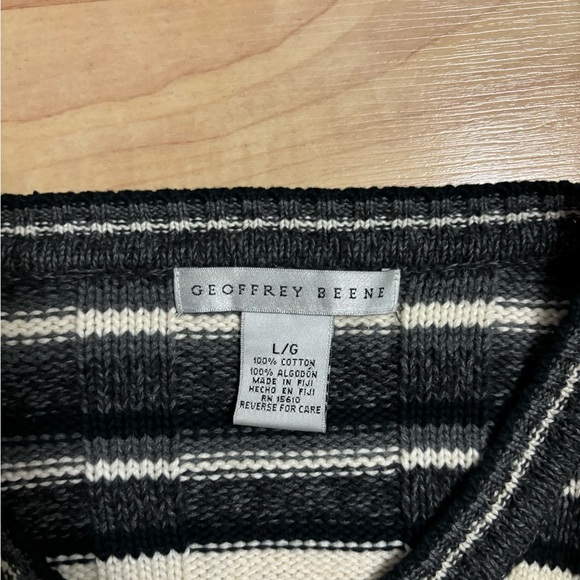 Geoffrey Beene Knit Sweater - Picture 2 of 2